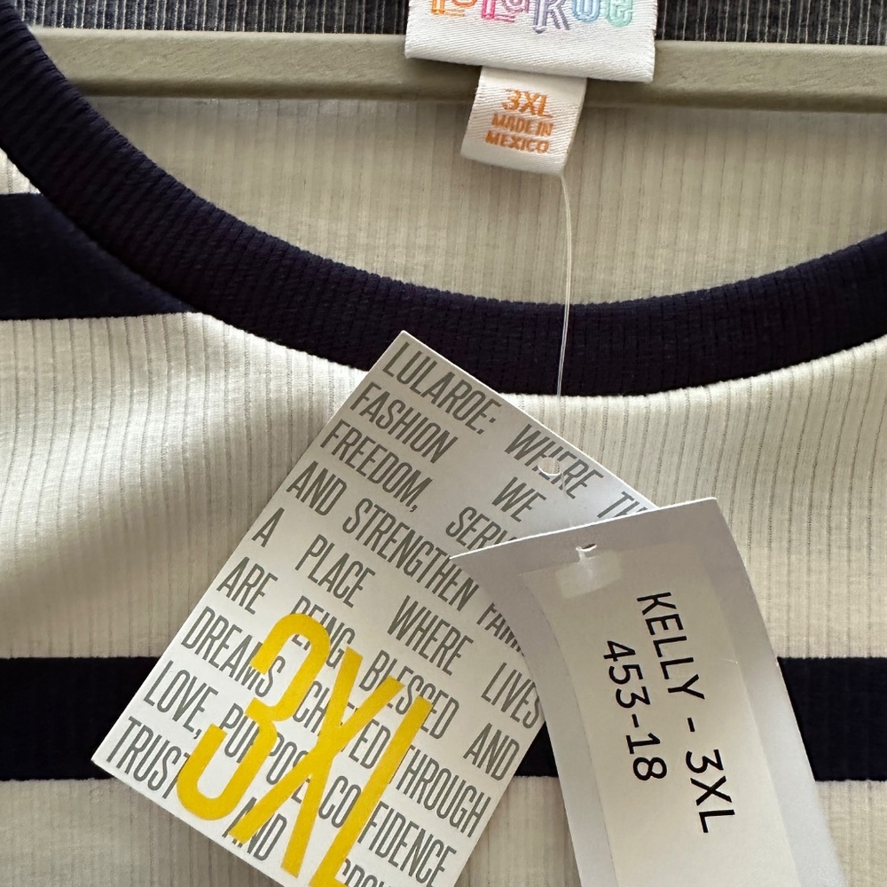 LuLaRoe Kelly Short Sleeve Crewneck Top 3XL Navy & White Stripes Ruffled Hem NWT - Picture 3 of 7